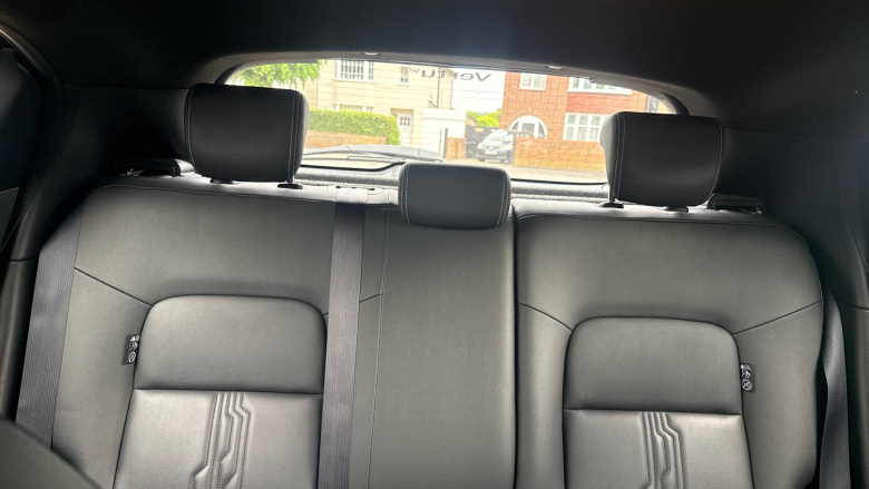 Nissan Juke 1.0 DiG-T 114 Tekna 5dr Petrol Hatchback